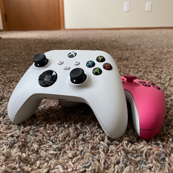 Xbox series S original controller plus 1 more 1 TB external hard drive